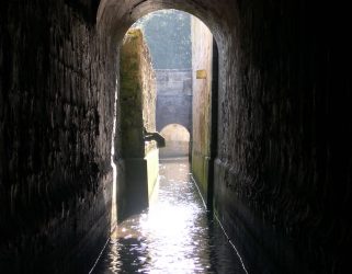 https://13commeune.fr/app/uploads/2022/05/HISTOIRE-canal-abbaye-de-Maubuisson-c-CDVo-Catherine-Brossais-321x250.jpg