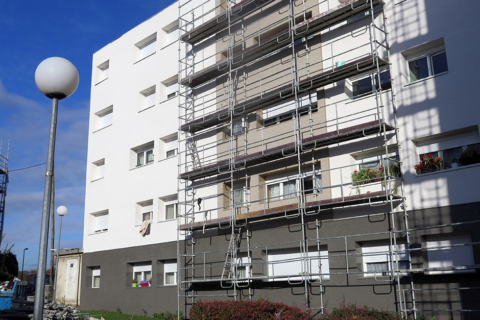 Isolation thermique par l'extérieur des logements collectifs rue Clos de Marcouville à Pontoise (2020) fin des travaux