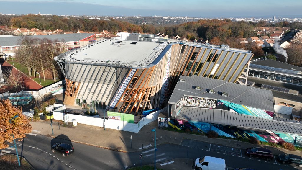 Vue aérienne du nouveau Forum de Cergy-Pontoise en construction ©Agence Maëlie