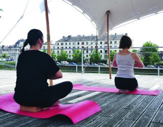 https://13commeune.fr/app/uploads/2023/05/Yoga-Rooftop-24-juillet-2021-1-321x250.jpg