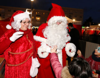 https://13commeune.fr/app/uploads/2024/11/PAGE-6-PLACE-A-LA-FETE-ET-MARCHE-DE-NOEL-321x250.jpg