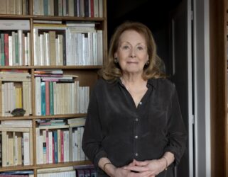https://13commeune.fr/app/uploads/2025/05/CY_Expo_Annie_ERNAUX_photo_2022_Francesca_Mantovani®Editions_Gallimard-321x250.jpg
