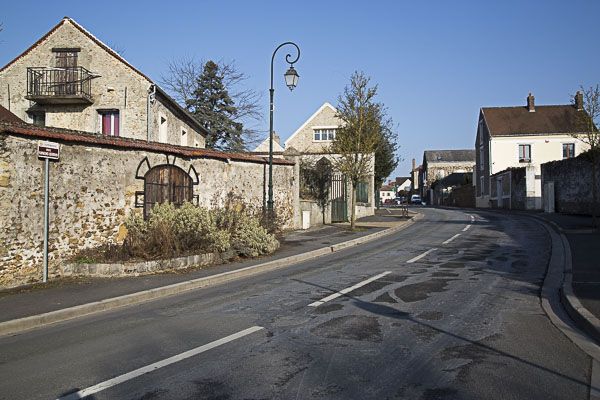 Courdimanche village